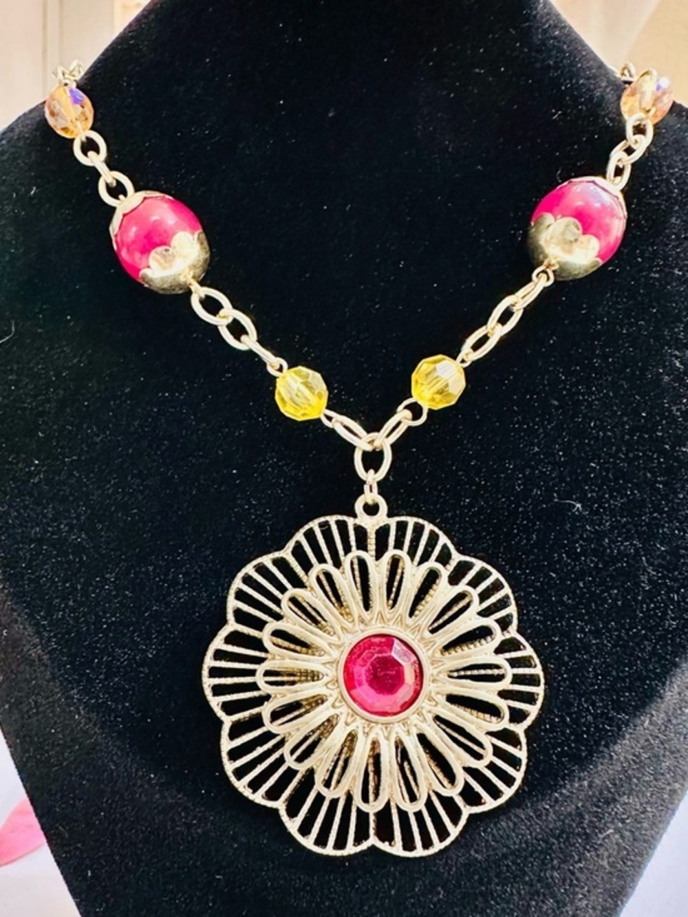 Primark Floral Pendant Necklace